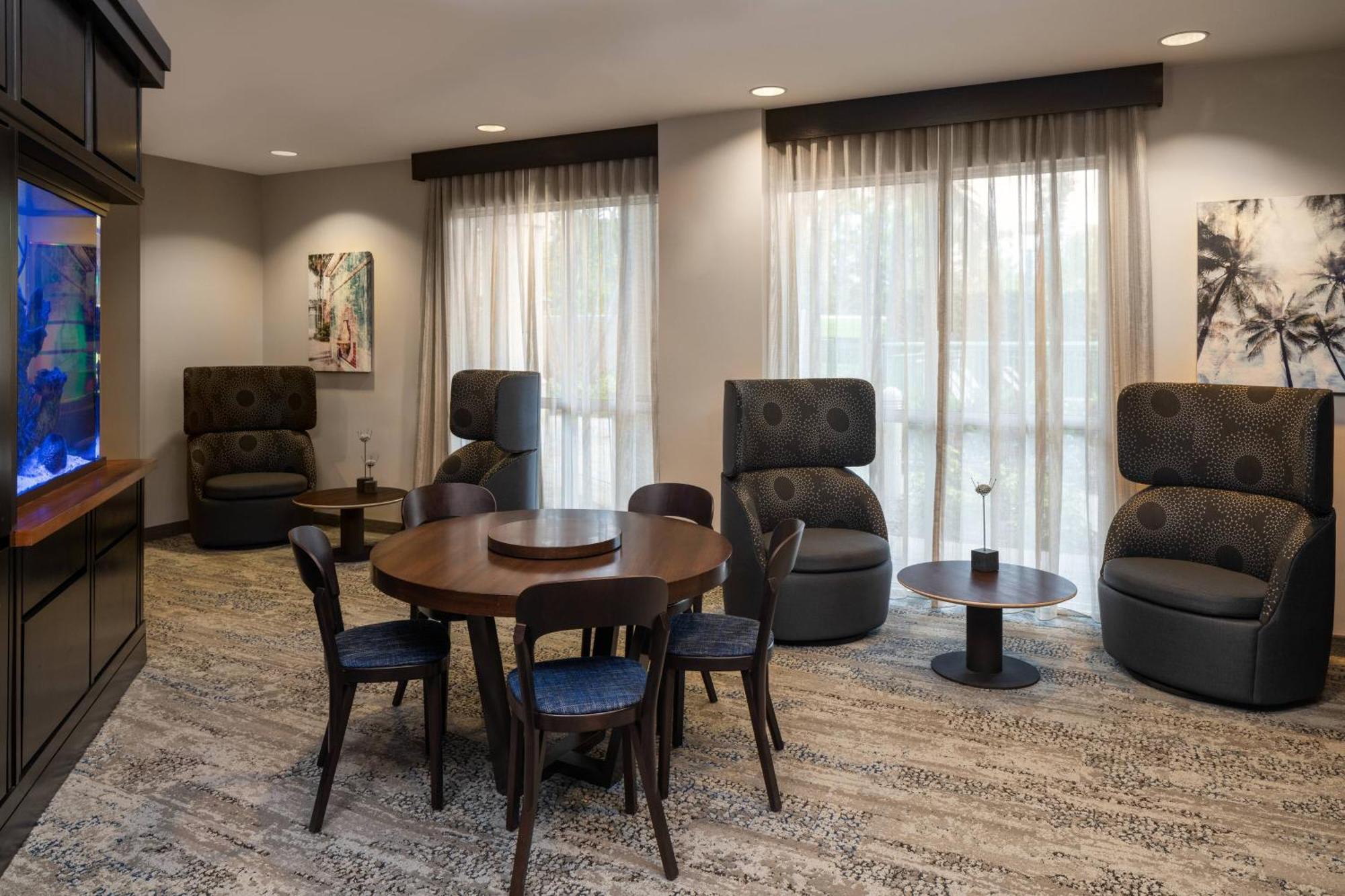Courtyard By Marriott Fort Lauderdale Airport & Cruise Port Dania Beach Zewnętrze zdjęcie