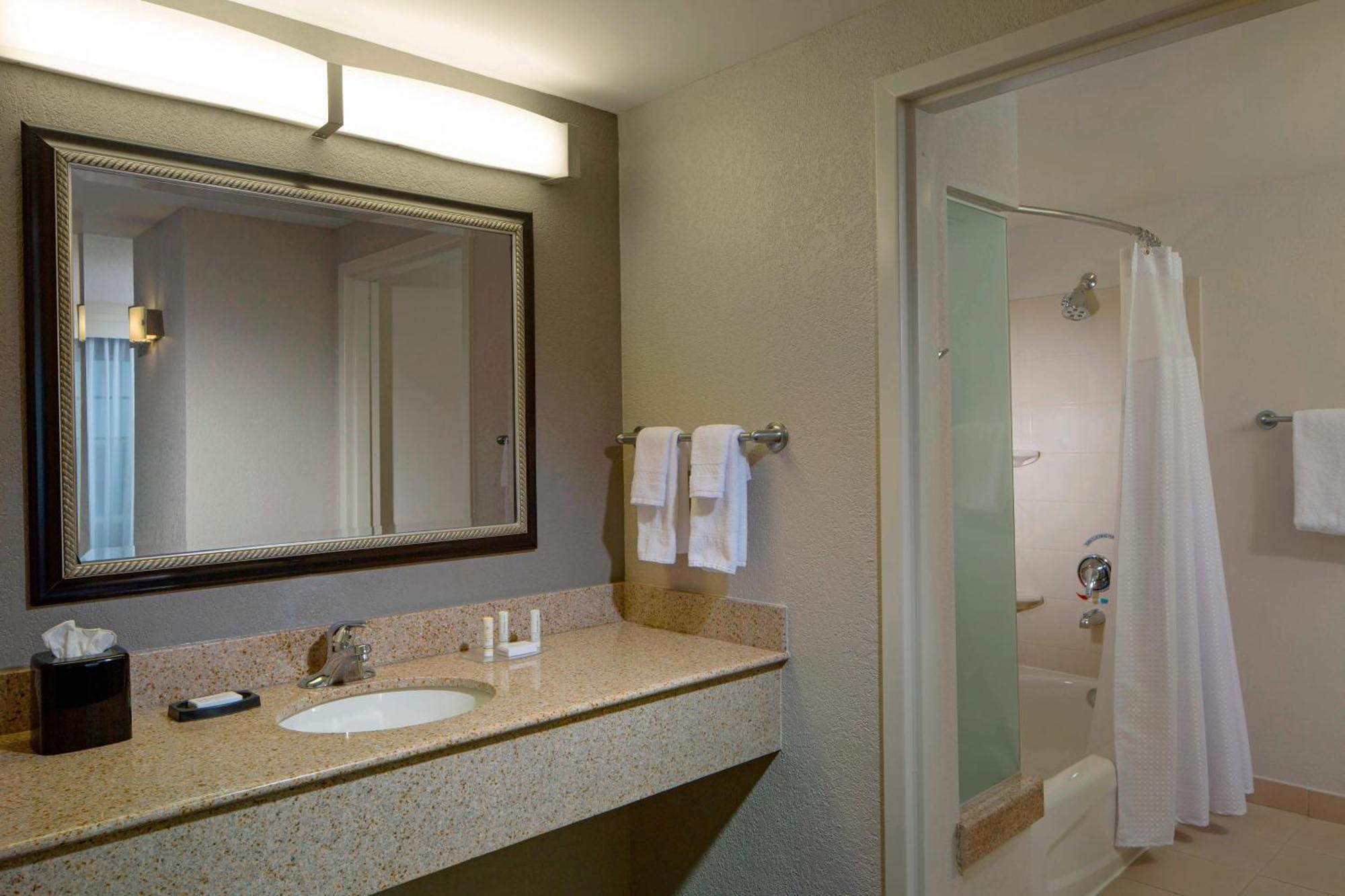 Courtyard By Marriott Fort Lauderdale Airport & Cruise Port Dania Beach Zewnętrze zdjęcie