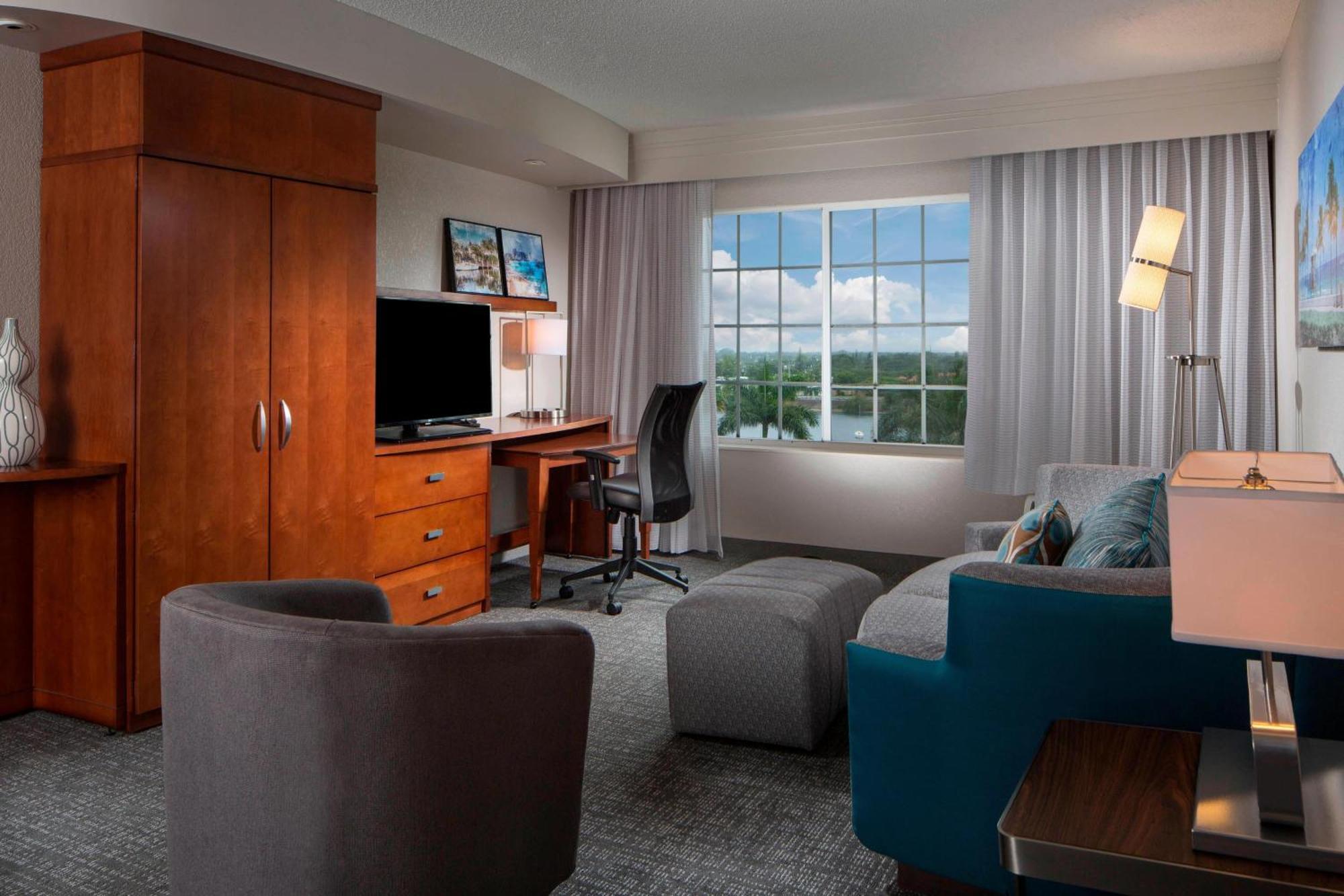 Courtyard By Marriott Fort Lauderdale Airport & Cruise Port Dania Beach Zewnętrze zdjęcie