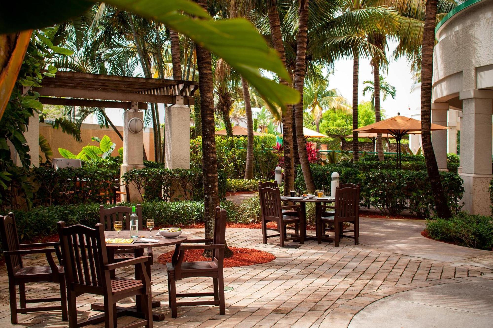 Courtyard By Marriott Fort Lauderdale Airport & Cruise Port Dania Beach Zewnętrze zdjęcie