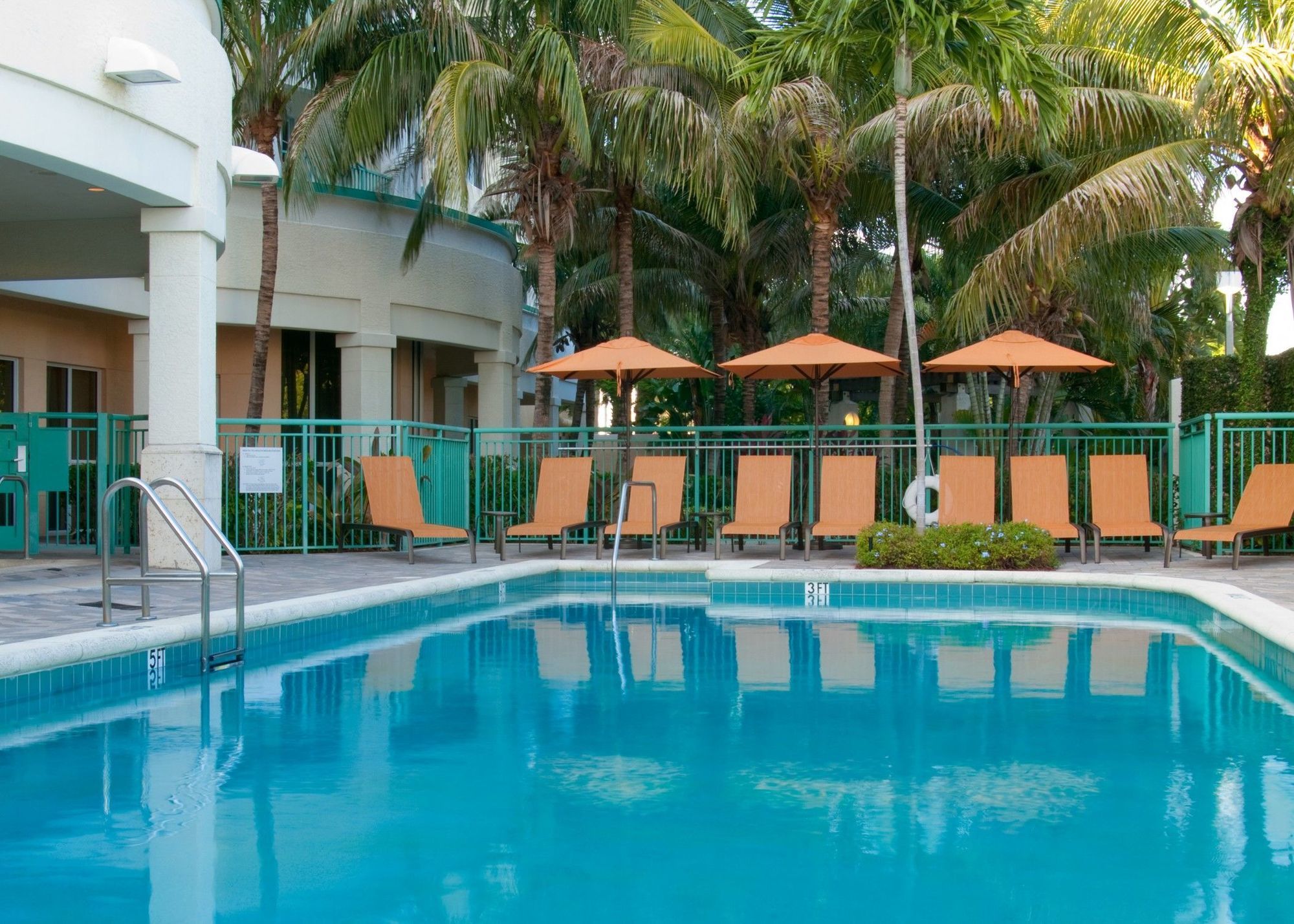 Courtyard By Marriott Fort Lauderdale Airport & Cruise Port Dania Beach Udogodnienia zdjęcie